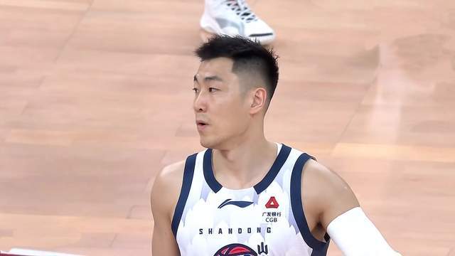 MK体育登录入口-山东男篮捍卫主场，克里斯控制情绪 上海有变阵空间 洛夫顿成关键